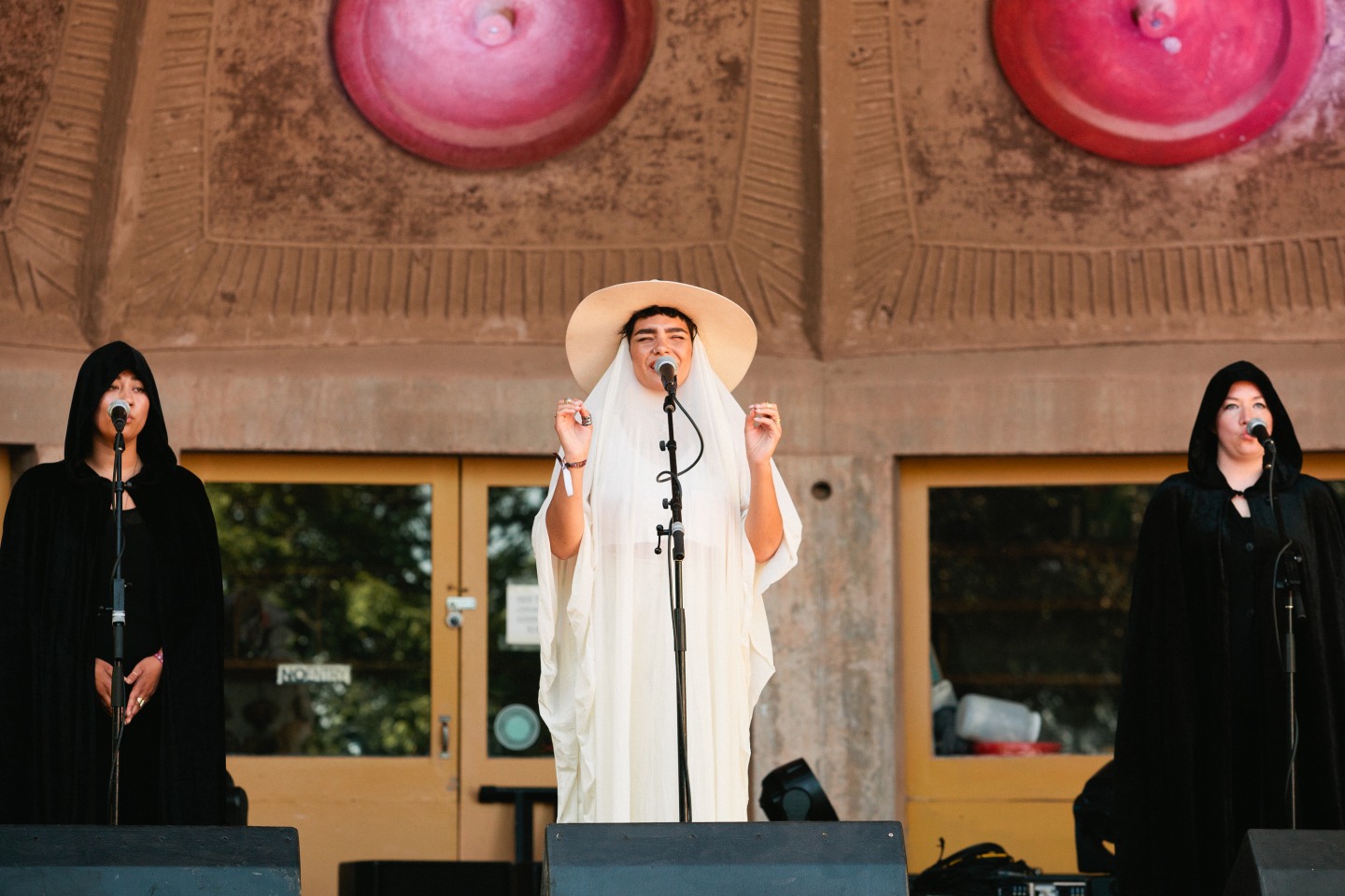 23 Photos That Prove FORM Arcosanti Is America’s Most Unique Festival