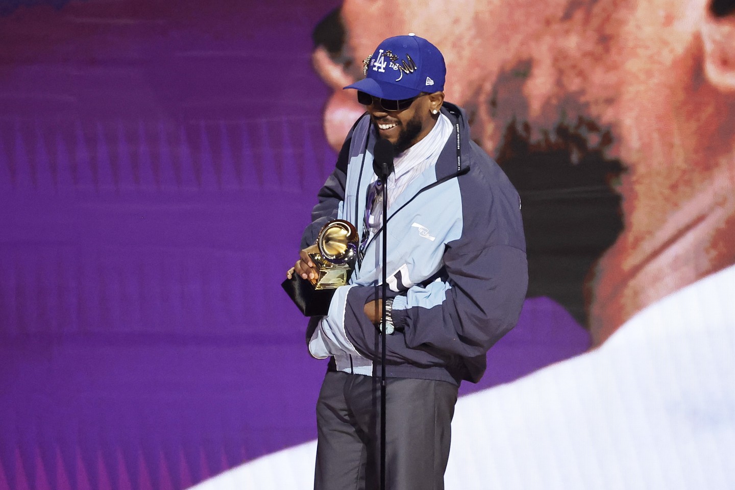 Live News: Kendrick Lamar shares new Drake diss “euphoria”
