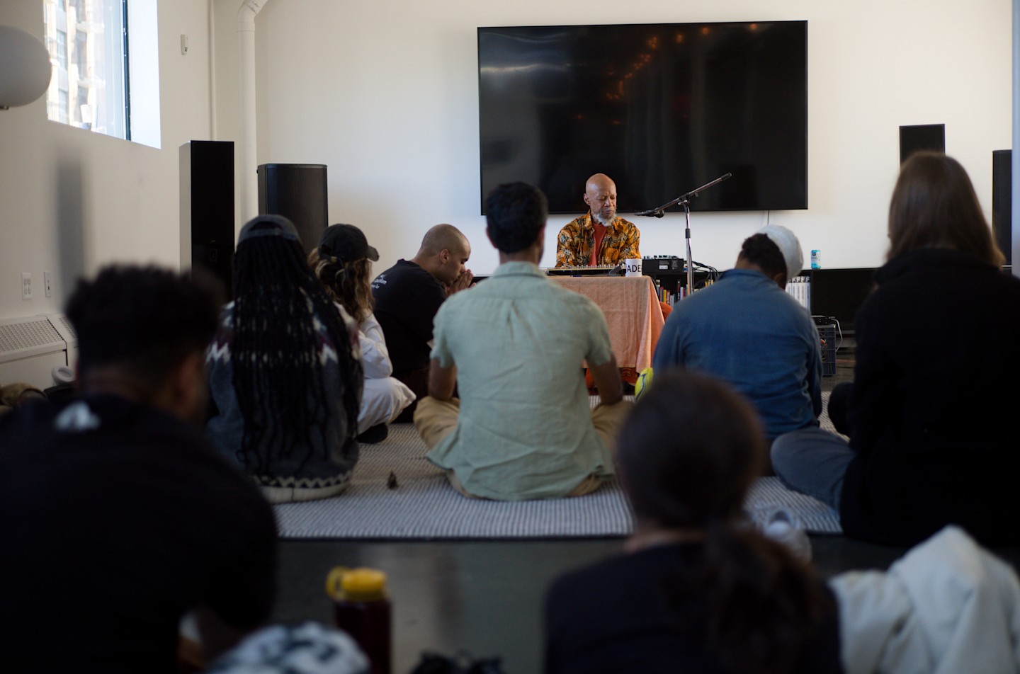 Laraaji and Leon Kelly give meditation
