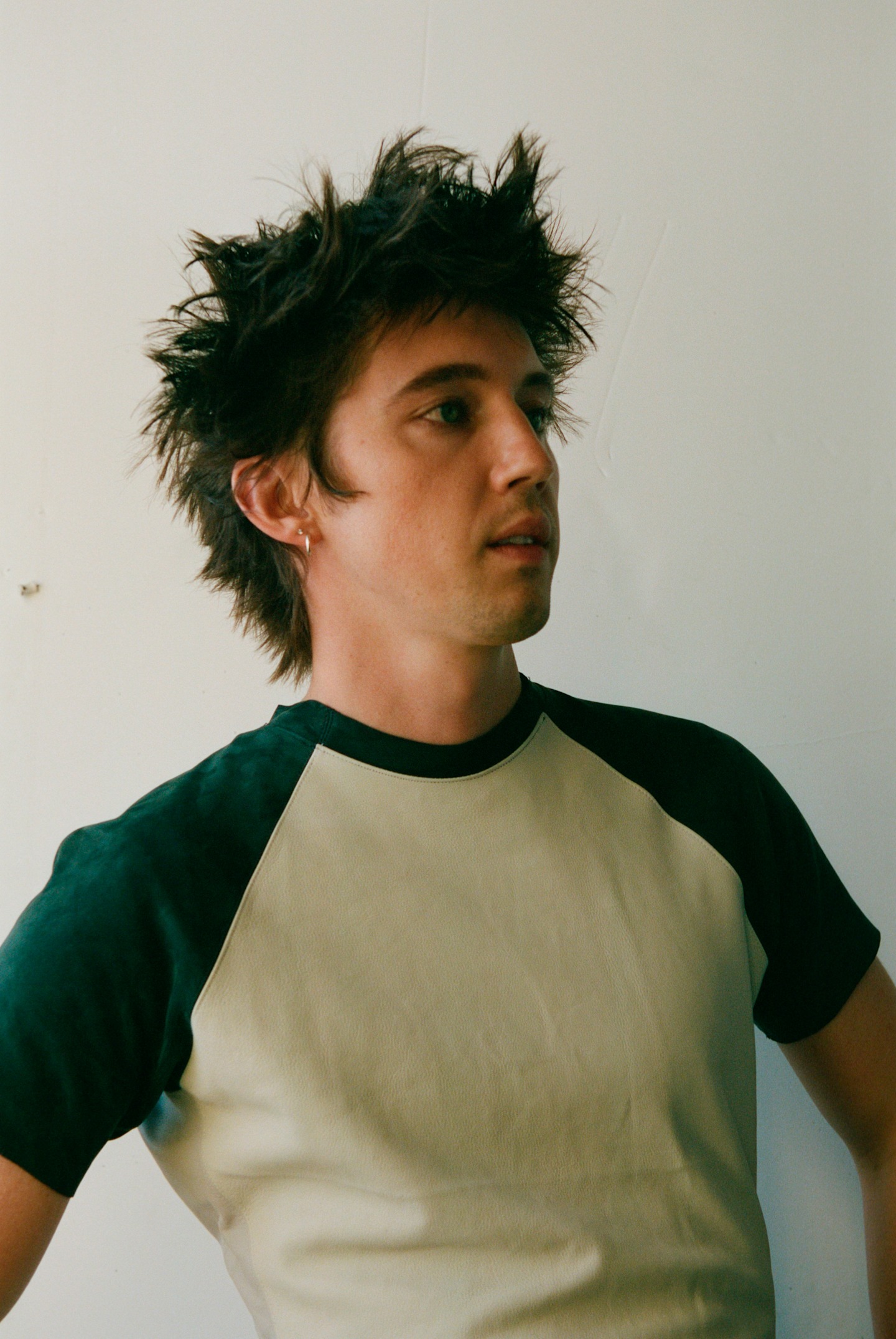 Troye Sivan on <i>She’s The Best</i>, being a male pop star, and longing for love