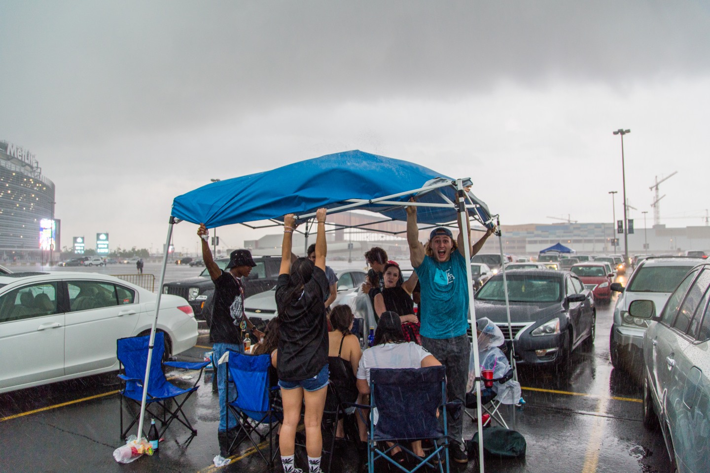 21 People Who Braved The Rain And Partied In The Summer Jam Parking Lot