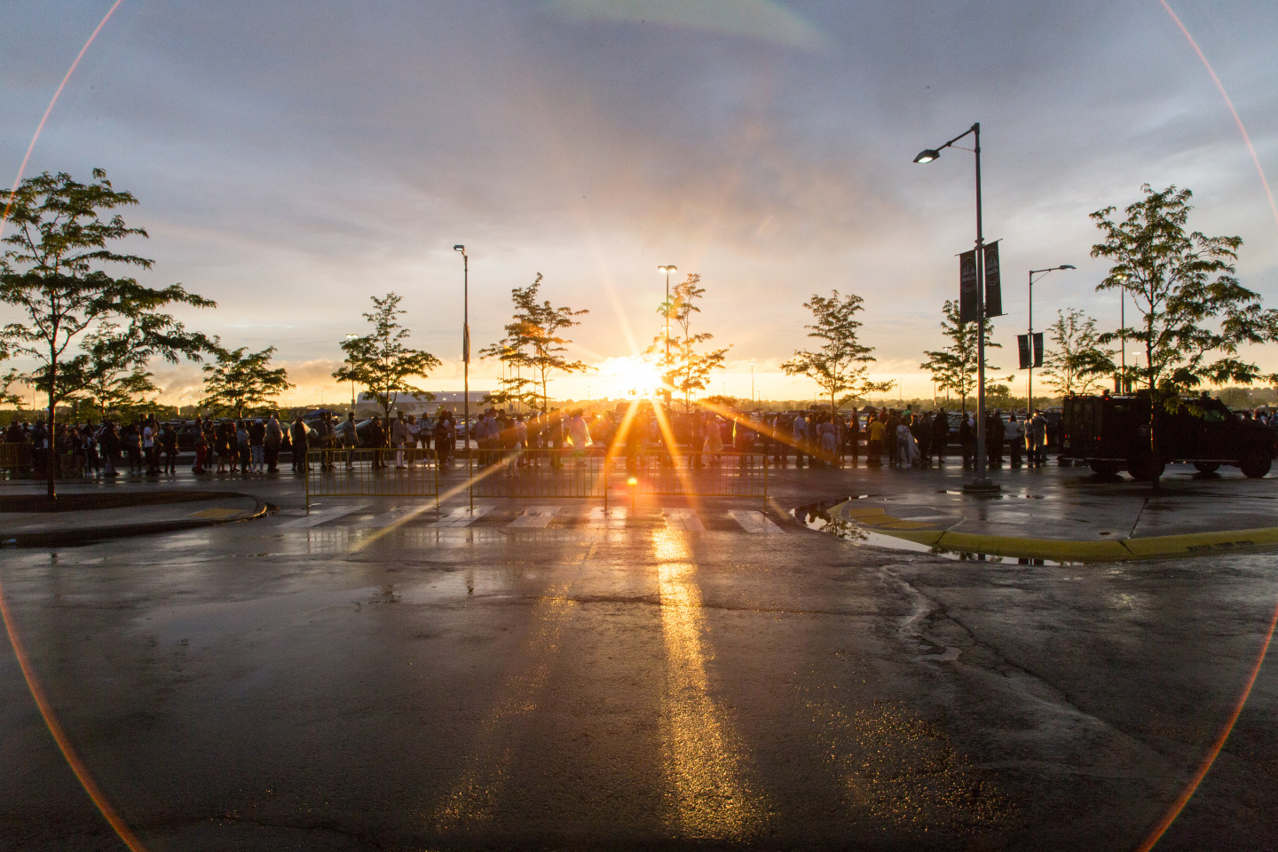 21 People Who Braved The Rain And Partied In The Summer Jam Parking Lot