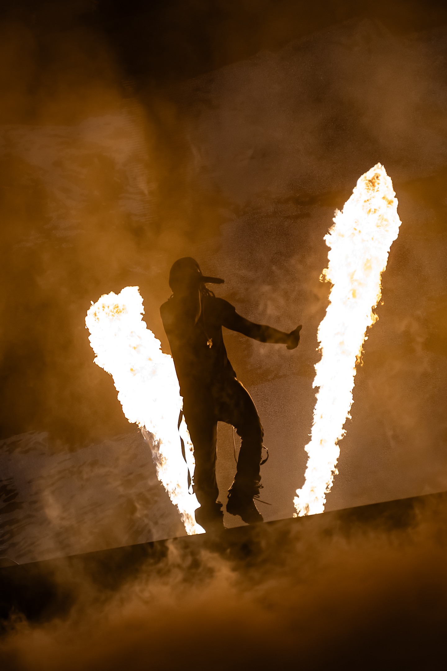 20 photos with aura from the <i>xperiment</i> tour in Brooklyn