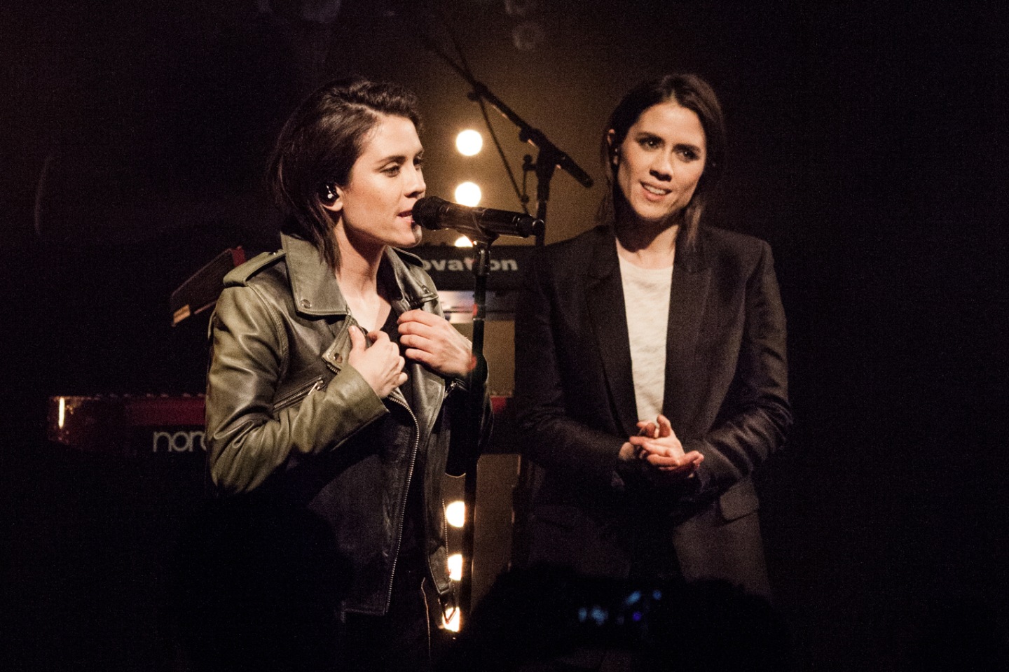 Tegan and Sara – Girls Talk Lyrics