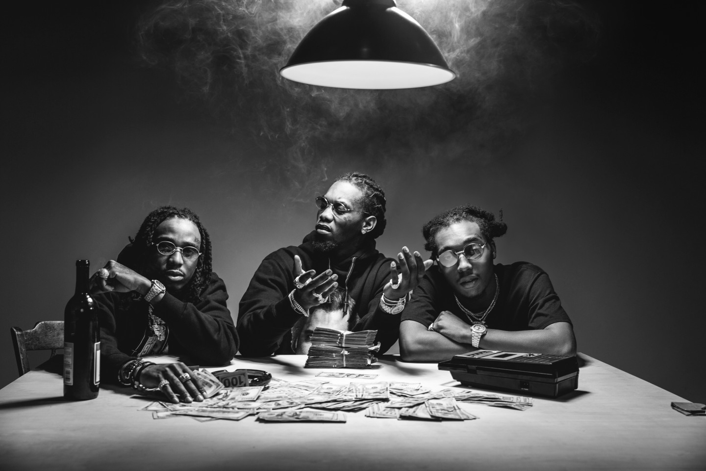 Black are white. Migos. Migos photo. РЭПЕРЫ сидят за столом. Постер Migos.