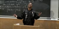 观看Lupe Fiasco在麻省理工学院的讲座“Rap Theory &实践:导论”