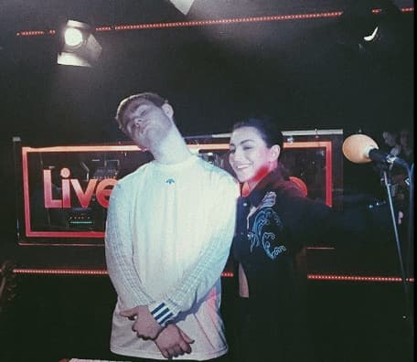 Watch Mura Masa Perform With Charli Xcx Cover Drake S Passionfruit The Fader