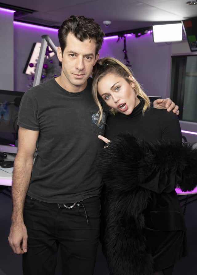 Miley Cyrus, Mark Ronson - Happy Xmas (War Is Over) (Audio) ft. Sean Ono  Lennon 