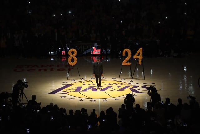 Usher Boyz Ii Men And Wiz Khalifa Honor Kobe Bryant At Lakers Pre Game Tribute The Fader