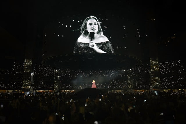 Adele's 30 may worsen vinyl crisis