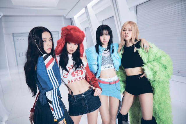 【2025A/W新作★送料無料】 BLACKPINK get self-referential in their “Shut Down” video K-POP・アジア