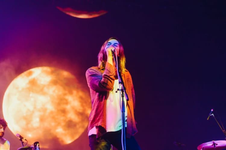 The Strokes debut new song, confirm new album at Barclays on NYE (pics,  videos, setlist)