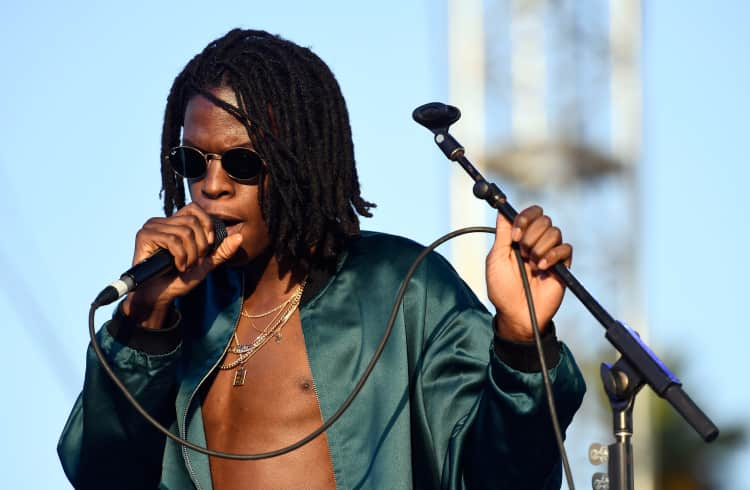 From Coachella: Daniel Caesar Provides a Silhouette of Beauty, Arts