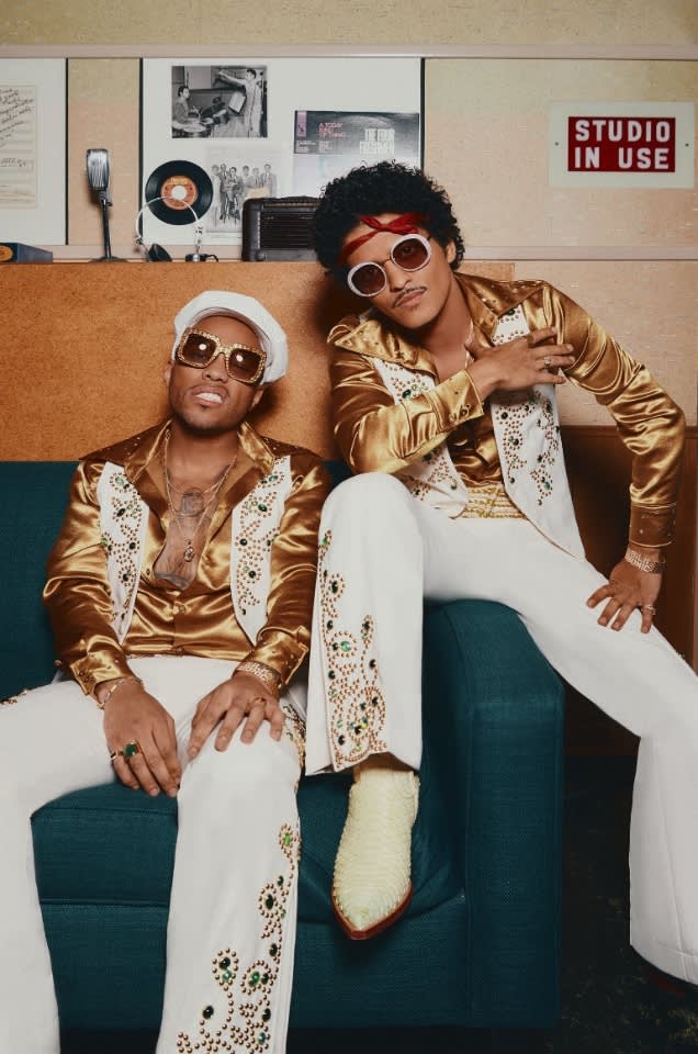 Love's Train - Single - Album by Bruno Mars, Anderson .Paak & Silk Sonic -  Apple Music