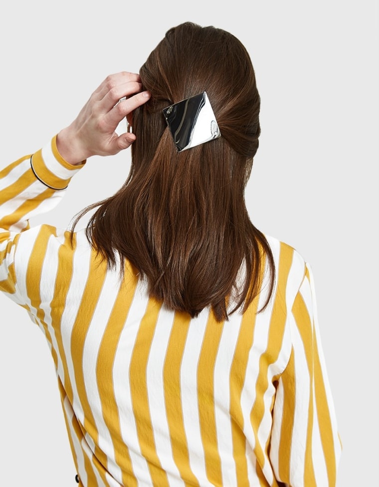 The chunky hair clip is back, and we are very into it