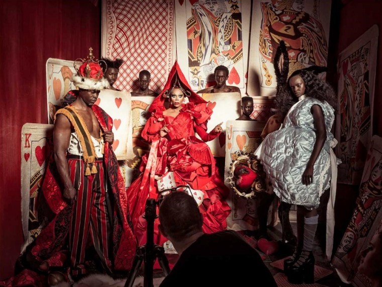 Pirelli’s 2018 Calendar Reimagines <i>Alice In Wonderland</i> With All-Black Models