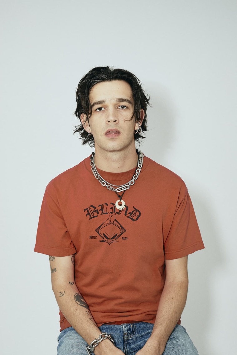 Watch Matty Healy play new 1975 song “Jesus Christ 2005 God Bless ...