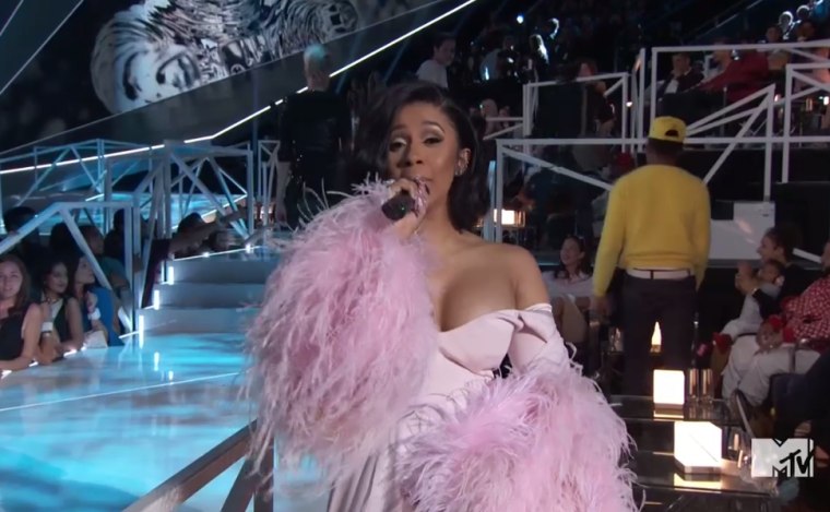 VMAs 2017: Cardi B suffers non-nip slip on stage, internet loses it -  9Celebrity