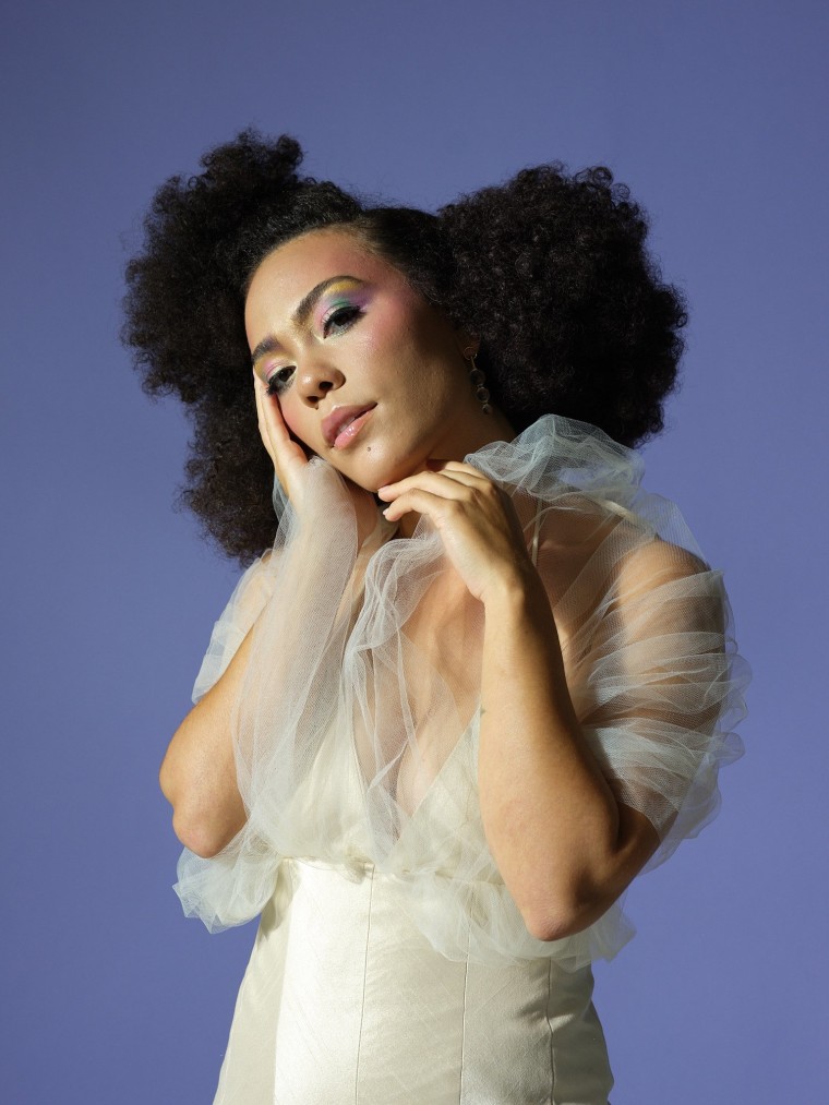 Madison McFerrin shares new holiday single “Alone On Christmas”