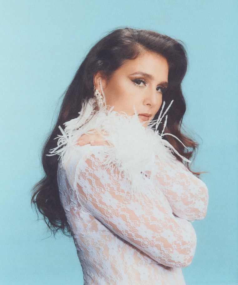 Jessie Ware confirms <i>That Feels Good!</i> album details, shares “Pearls”