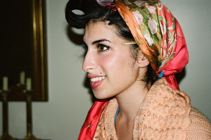 A Book Of Unseen Photos Of Amy Winehouse Is Due For Release This Summer