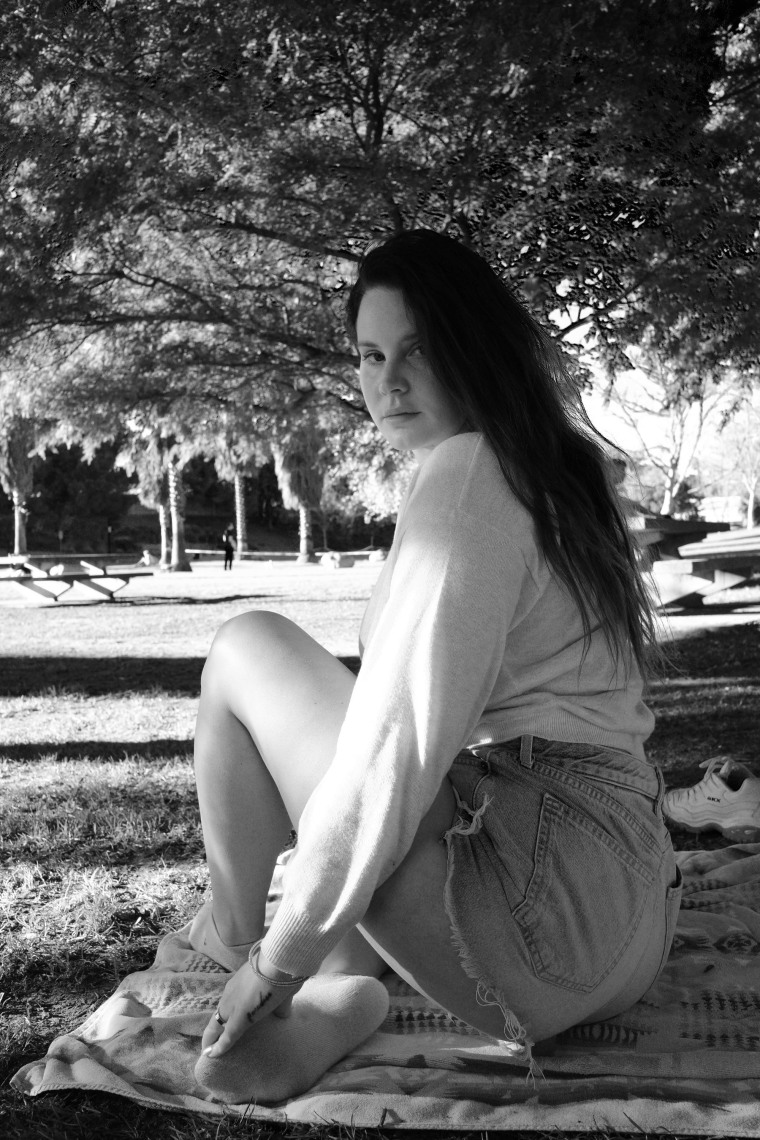 Listen to new Lana Del Rey song “The Grants”