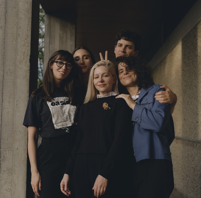 Listen to two new Alvvays songs