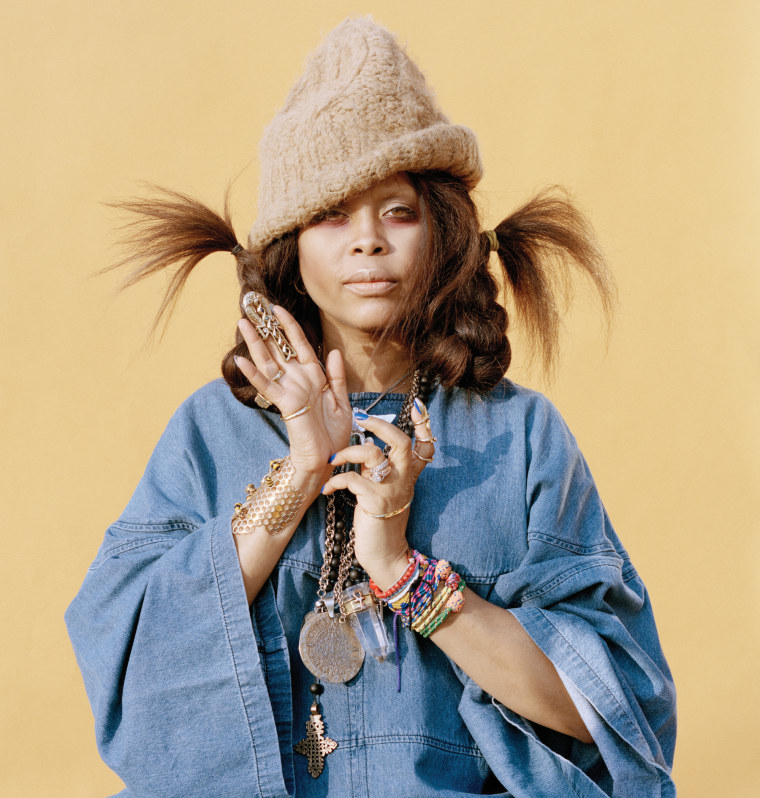 Erykah Badu is really trying to get abducted by aliens