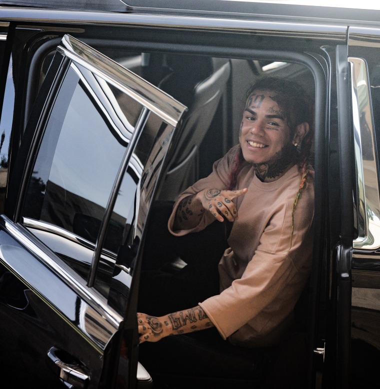 Report: 6ix9ine signs $10 million record deal from prison