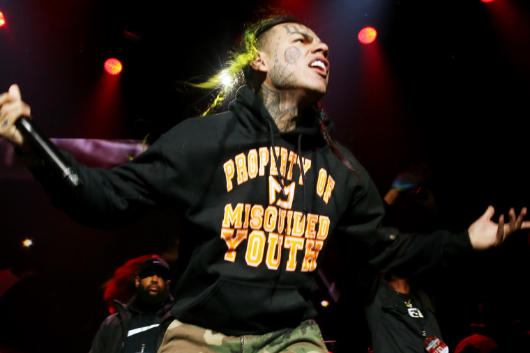 6ix9ine in <i>New York Times</i> interview: “There’s no difference between me and Tupac Shakur”