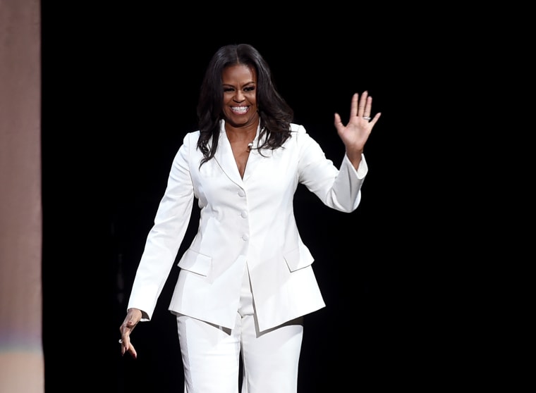 Michelle Obama’s book sold 1.4m copies in its first week