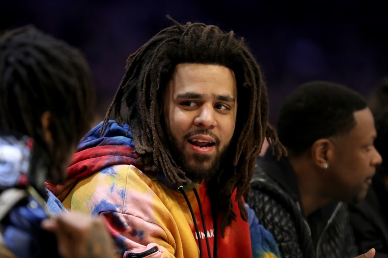 J Cole and the Dreamville artists changed their profile pictures to the same thing