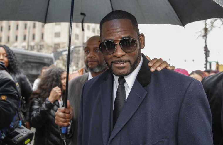 The woman who posted R. Kelly’s bond wants her money back
