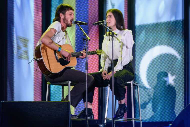 Lorde joined Marlon Williams on stage in New Zealand to cover Bruce Springsteen