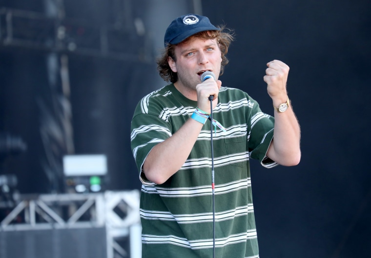 Mac DeMarco covered Feist, “the queen of Canada,” while visiting <i>Fallon </i>