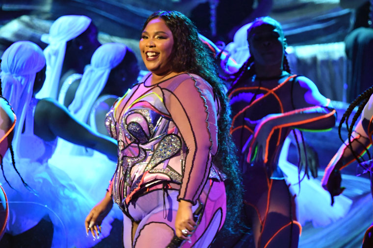 Watch Lizzo’s hyper-theatrical performance from the 2020 Grammys