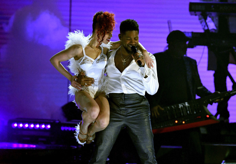 Watch Usher, FKA Twigs, and Shelia E play a Prince medley at the Grammys