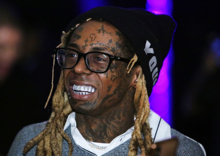 Lil Wayne denied entry to U.K. according to U.K. festival organizers