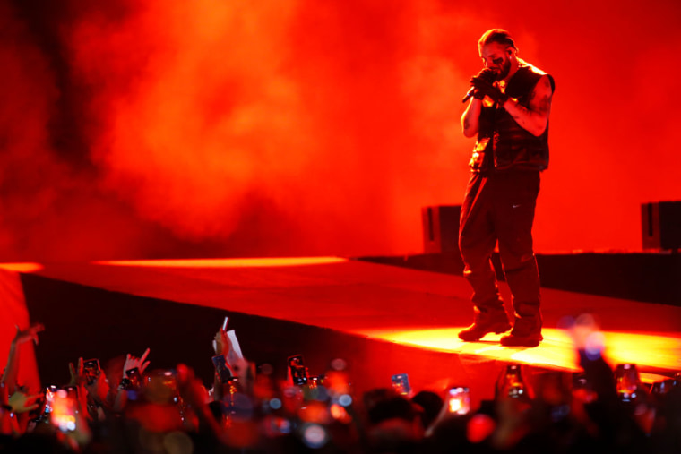 Drake and 21 Savage bring a unique concert experience to Los