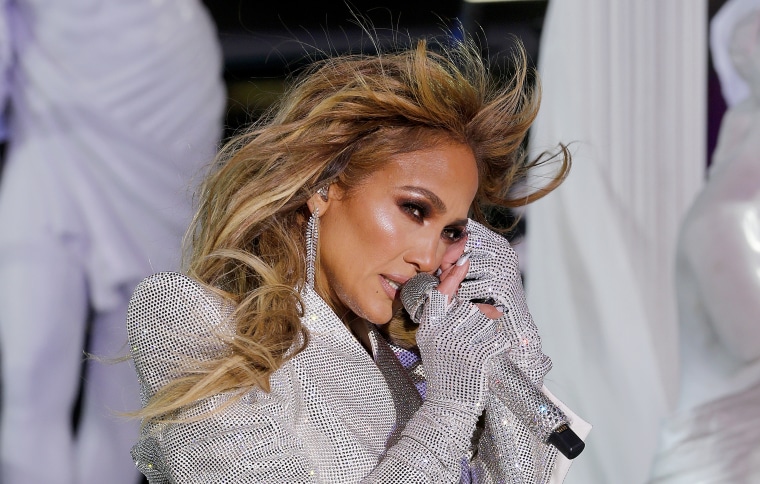 Jennifer Lopez’s #LoveDontCostAThingChallenge is off to a rocky start