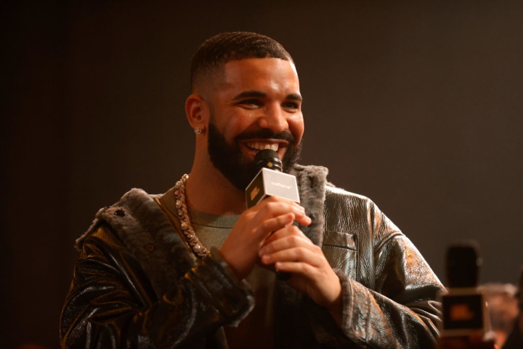 Watch Drake perform with Nicki Minaj, Lil Wayne at Young Money reunion show