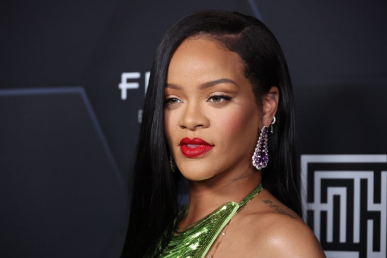 Pregnant Rihanna assures fans new music is still in her plans