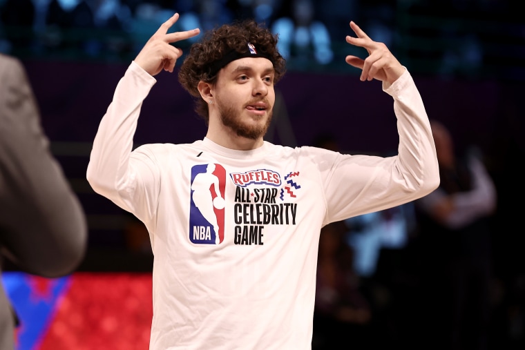 Jack Harlow will star in a <i>White Men Can’t Jump</i> reboot