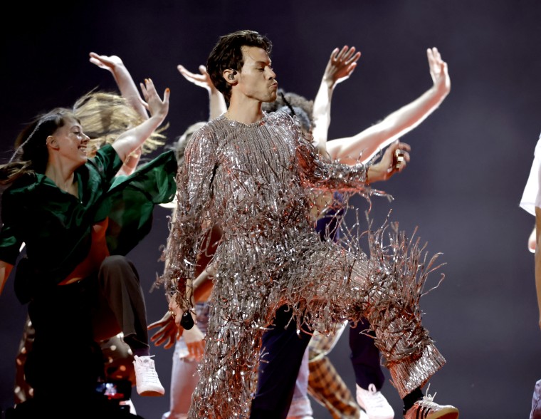 Harry Styles’ dancers detail derailed “As It Was” Grammys performance