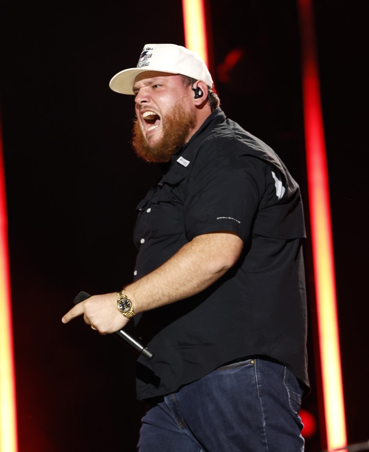 Luke Combs’ “Fast Car” cover charts higher than Tracy Chapman’s original