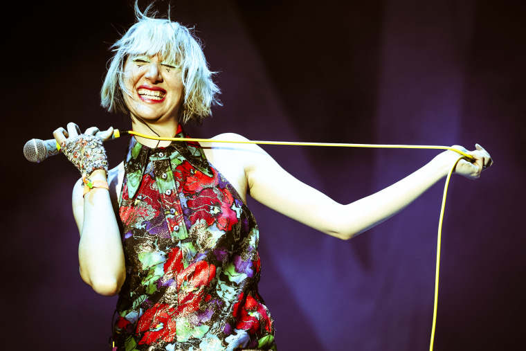 Yeah Yeah Yeahs announce UK shows