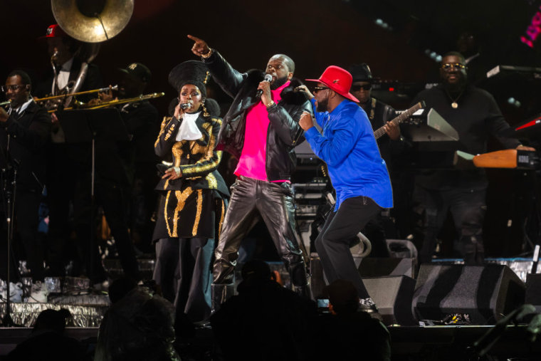 Fugees reunite on stage during surprise Global Citizen appearance