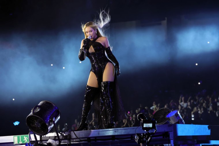 Beyoncé tops the box office with <i>Renaissance</i>