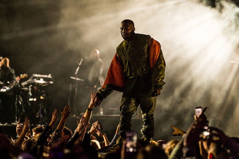 Report: Kanye West Could Resume Touring In Early 2018