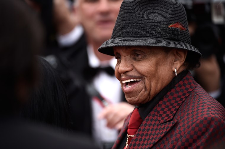 Joe Jackson, father of Michael and Janet Jackson has died at age 89